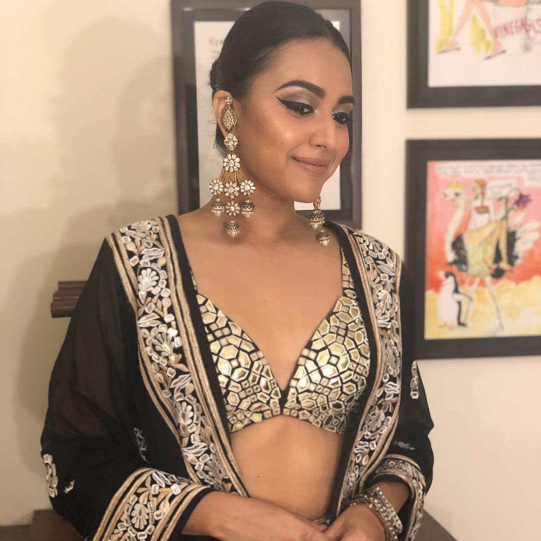 స్వరభాస్కర్ హాట్ ఫోటోస్ (Source: FHM Instagram)