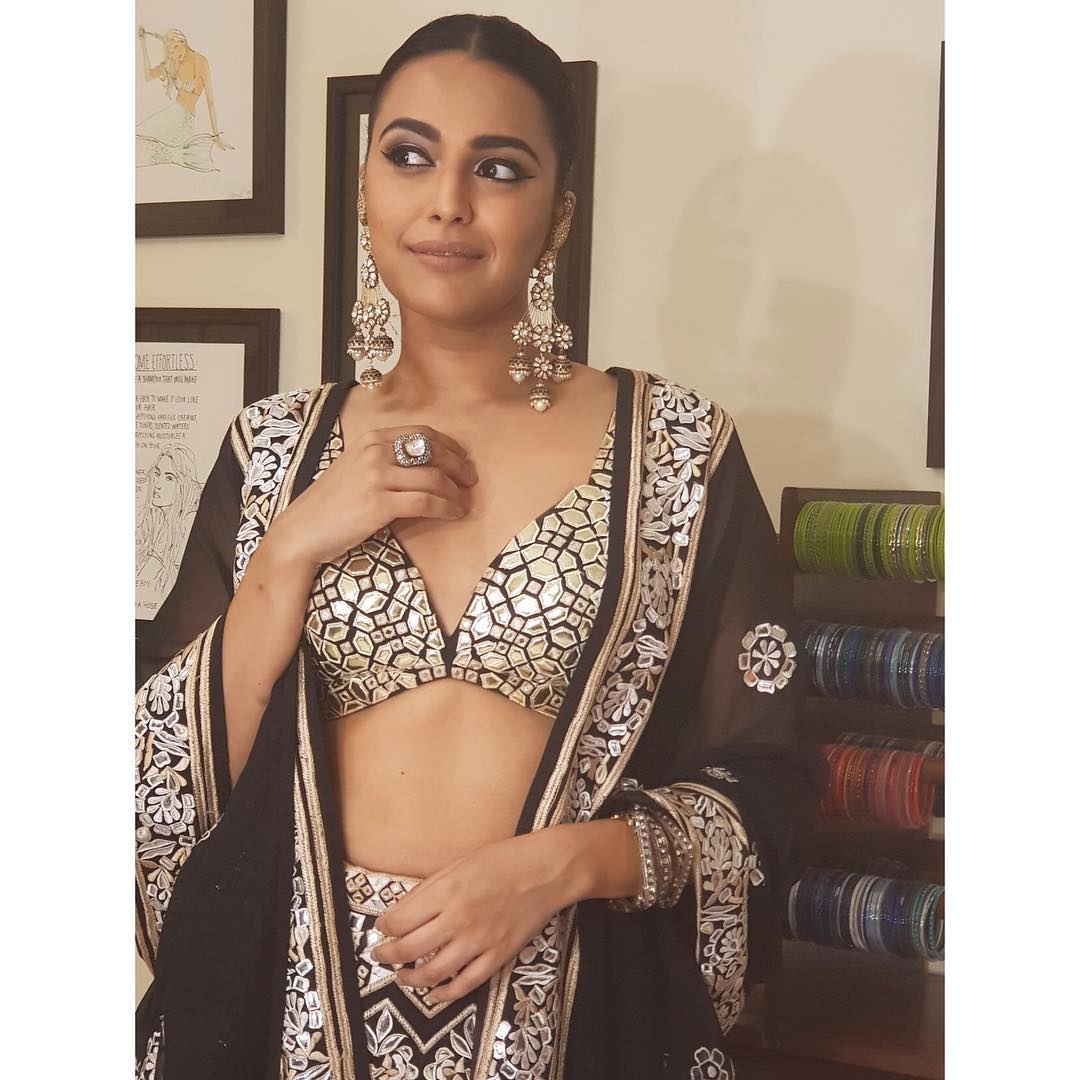 స్వరభాస్కర్ హాట్ ఫోటోస్ (Source: FHM Instagram)