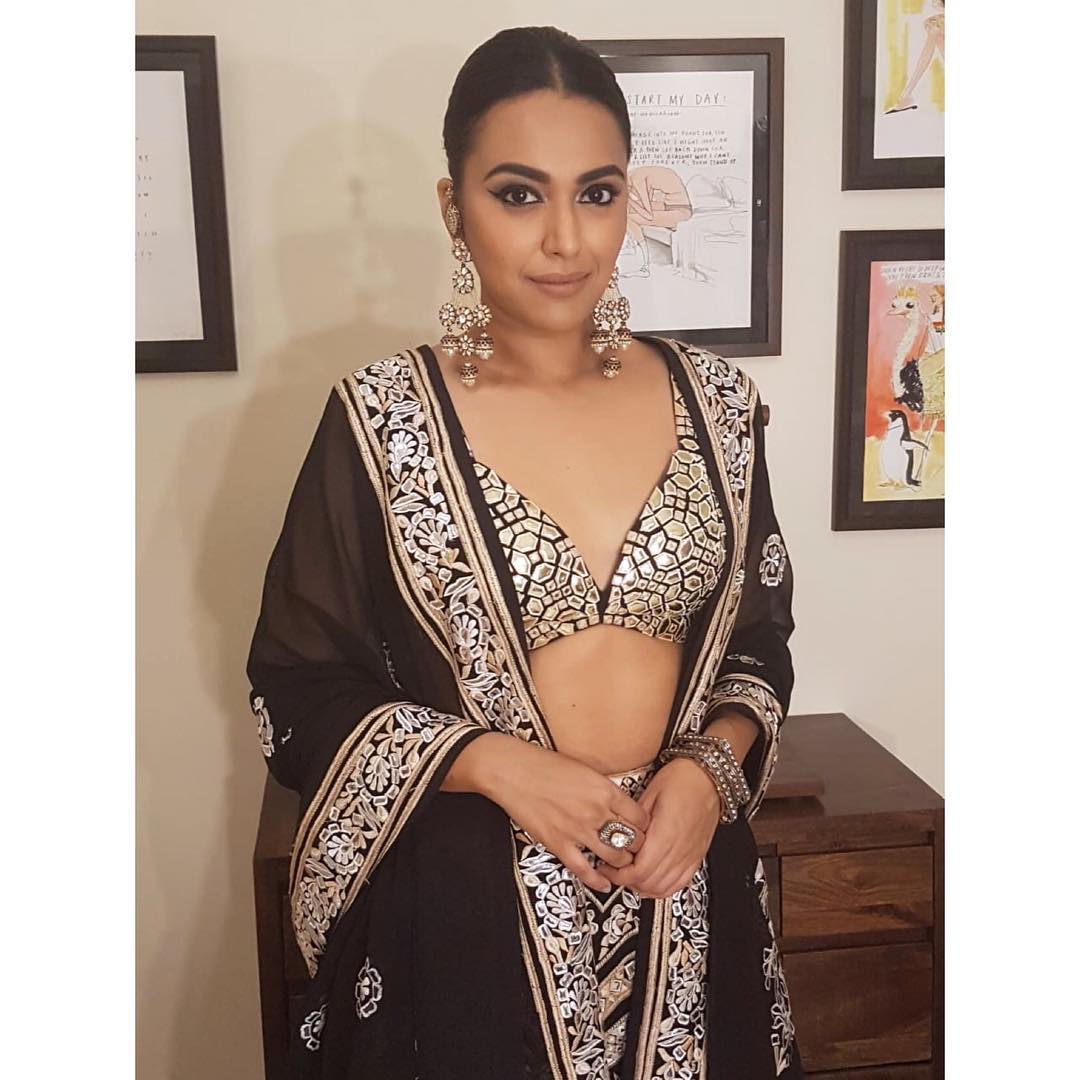 స్వరభాస్కర్ హాట్ ఫోటోస్ (Source: FHM Instagram)