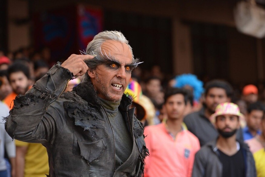 Akshay Kumar Fans Hurted with the role of Pakshi Raja in 2point0.. "2.0" సినిమాకు కలెక్షన్లు ఎలా ఉన్నాయి.. ఇప్పుడు నిజంగానే అక్షయ్ కుమార్ అభిమానులు సినిమాపై కోపంగా ఉన్నారా.. ఇదే హిందీ వసూళ్లపై ప్రభావం చూపిస్తుందా..? ఏమో ఇప్పుడు ఇవే అనుమానాలు వస్తున్నాయి బయట కూడా. సెకండాఫ్లో కానీ అక్షయ్ కుమార్ రాకపోవడం.. వచ్చినా విలన్ రోల్ కావడం.. స్క్రీన్ ప్రజెన్స్ కూడా తక్కువగానే ఉండటంతో ఖిలాడీ ఫ్యాన్స్ షాక్ అయ్యారు. akshay kumar 2.0,2.0 akshay kumar rajinikanth,rajinikanth 2.0 akshay kumar,akshay kumar hindi cinema,2point0 akshay kumar,2point0 pakshi raja akshay kumar,అక్షయ్ కుమార్ 2.0,2.0 అక్షయ్ కుమార్ రజినీకాంత్,రజినీకాంత్ పక్షిరాజా,అక్షయ్ కుమార్ 2.0 రజినీకాంత్,అక్షయ్ కుమార్ ఫ్యాన్స్ హర్ట్,2.0 కలెక్షన్స్,రజినీకాంత్ 2.0 కలెక్షన్స్ డ్రాప్