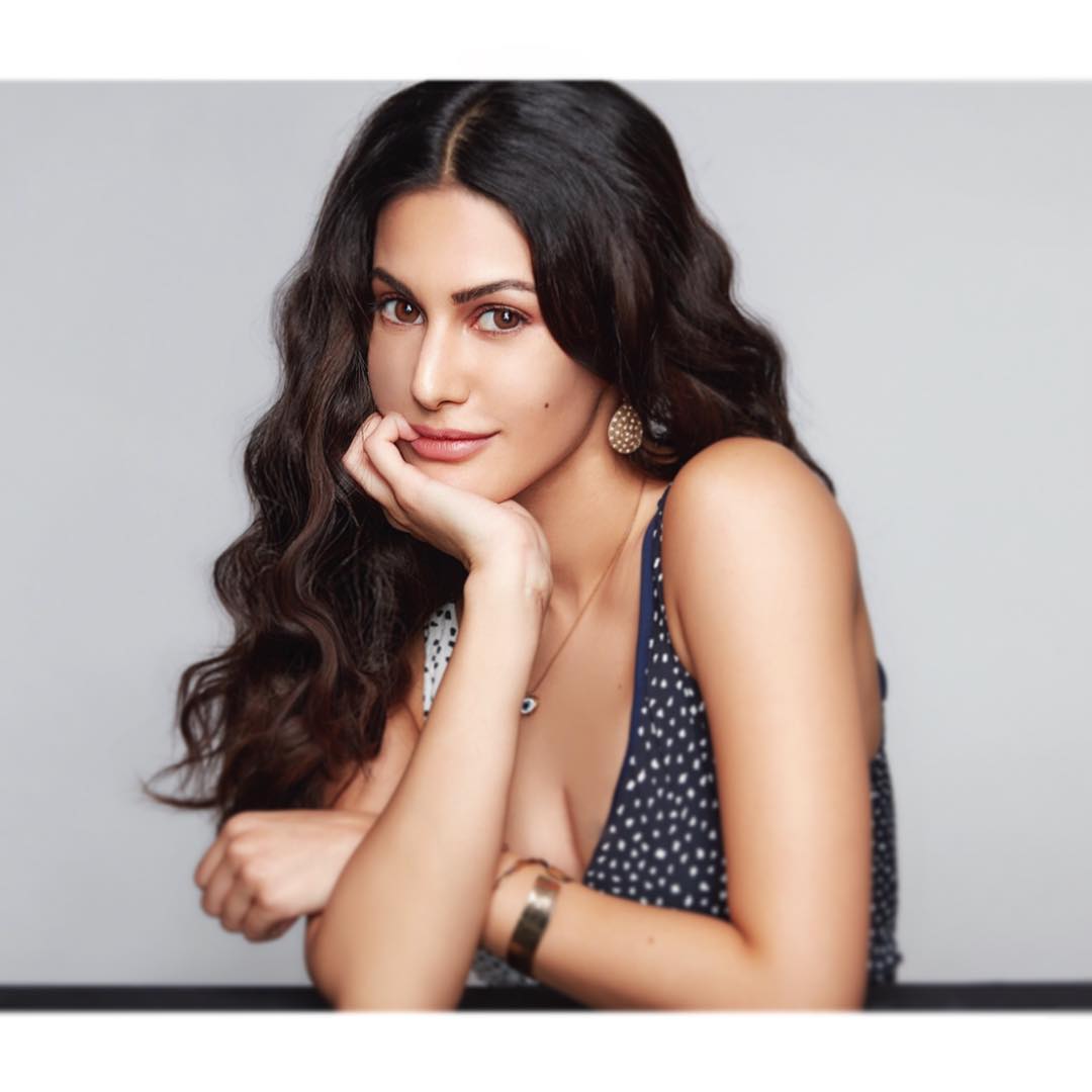అమైరా దస్తూర్ హాట్ ఫోటోస్ Photo : Instagram/amyradastur93