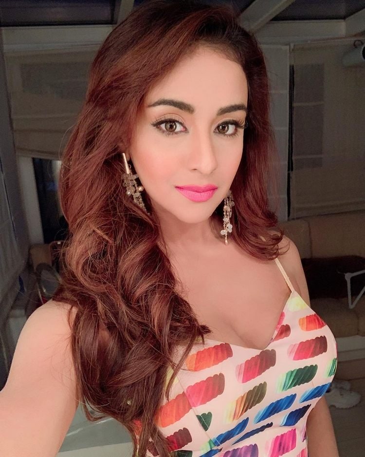 ముస్కాన్ సేథి ట్విట్టర్ ఫోటోస్