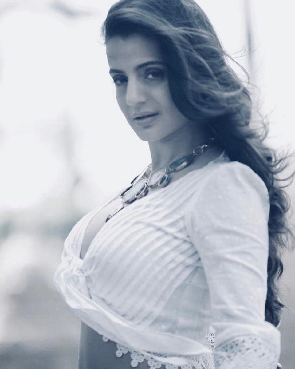 అమీషా పటేల్ ఇన్స్టాగ్రామ్ ఫోటోషూట్