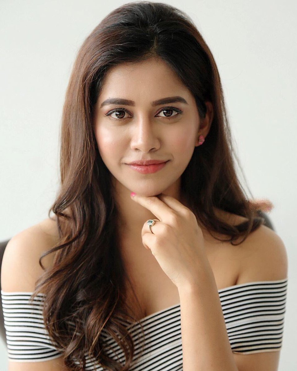 నభా నటేష్ హాట్ పోటోషూట్