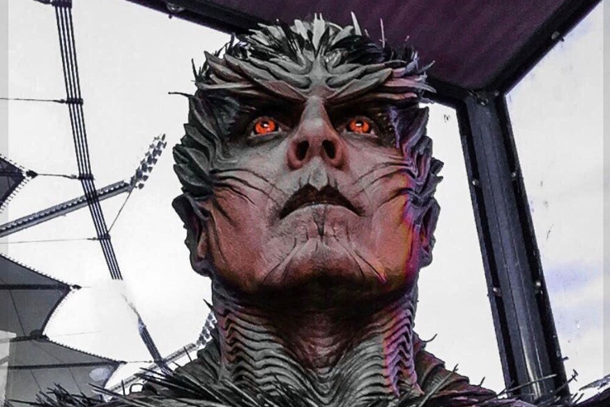 Confusion around Rajinikanth 2point0 Movie Collections.. ఈ రోజుల్లో ఓ పెద్ద సినిమా విడుదలైందంటే తొలిరోజు ఎంతొచ్చింది.. రెండో రోజు ఎంతొచ్చింది అంటూ లెక్కలు కడుతుంటారు ట్రేడ్ విశ్లేషకులు. ప్రతీ సినిమాకు కూడా ఇవి తెలుస్తూనే ఉంటాయి. అవి నిజమా అబద్ధామా అనేది పక్కనబెడితే ప్రతీరోజు ఓ లెక్క అయితే బయటికి వస్తూనే ఉంటుంది. మరి అలాంటిది ఇప్పుడు రజినీకాంత్-శంకర్ "2.0" కలెక్షన్ల లెక్క ఎందుకు దాచేస్తున్నారు.. నిజంగానే దాస్తున్నారా..? 2.0 collections,2point0 movie collections,shankar rajinikanth,2point0 collections confusion,2.0 us collections,2point0 us collections,tamil cinema,telugu cinema,2.0 కలెక్షన్స్,రజినీకాంత్ 2.0 కలెక్షన్స్,రజినీకాంత్ శంకర్ 2.0 కలెక్షన్స్,2.0 కలెక్షన్స్పై అబద్ధాలు,2.0 కలెక్షన్స్ తెలుగు సినిమా,2.0 కలెక్షన్స్ బాహుబలి,తమిళ్ సినిమా