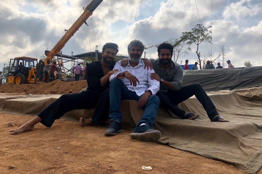 Ram Charan Doing 3 Different roles in SS Rajamouli Multistarrer RRR Including Negative pk.. రంగస్థలం తర్వాత రామ్ చరణ్ నటన గురించి ఎవరూ నోరెత్తడం లేదు. వినయ విధేయ రామ పోయినా కూడా దానికి ముందు రంగస్థలం ఇచ్చిన ఇంపాక్ట్ మాత్రం ఇంకా తగ్గడం లేదు. ఇప్పుడు RRR సినిమాలో కూడా రామ్ చరణ్ పూర్తిగా నటనకు స్కోప్ ఉన్న పాత్రలోనే నటిస్తున్నాడు. ram charan,ram charan rrr movie,ram charan negative role rrr,ram charan police officer,ram charan freedom fighter rrr,ram charan 3 roles in rrr,ram charan birthday gift rajamouli,ram charan rajamouli ntr,rrr shooting,rrr movie shooting,ram charan rfc shooting,rrr first look,ram charan rajamouli,rrr 1st look,ram charan 1st look rrr,telugu cinema,రామ్ చరణ్ రాజమౌళి,మూడు పాత్రల్లో రామ్ చరణ్,విలన్గా రామ్ చరణ్,రామ్ చరణ్ ఆర్ఆర్ఆర్,rrr షూటింగ్,రామోజీ ఫిల్మ్ సిటీ ఆర్ఆర్ఆర్ షూటింగ్,మార్చ్ 27న రామ్ చరణ్ ఫస్ట్ లుక్,తెలుగు సినిమా