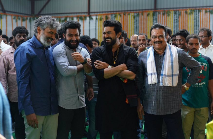 SS Rajamouli Sensational Comments on Present Politics says All Politicians are Bad pk.. రాజమౌళి ఏంటి.. రాజకీయాలు చేయడం ఏంటి అనుకుంటున్నారా..? అప్పుడప్పుడూ కొన్ని వినడానికి చాలా విచిత్రంగా అనిపిస్తాయి. ఇప్పుడు కూడా ఇదే జరిగింది. నిజంగానే రాజమౌళి రాజకీయాల గురించి మాట్లాడారు. ఈ మధ్యే ఓ ఇంటర్వ్యూలో మనసులో మాట బయటపెట్టారు దర్శక ధీరుడు. ss rajamouli,ss rajamouli twitter,ss rajamouli rrr movie,ss rajamouli rrr shooting,ss rajamouli politics,ss rajamouli comments on politicians,ss rajamouli comments on politics,ss rajamouli ram charan ntr movie,telugu cinema,రాజమౌళి,రాజమౌళి రాజకీయాలు,రాజకీయ నాయకులపై రాజమౌళి కామెంట్స్,తెలుగు సినిమా