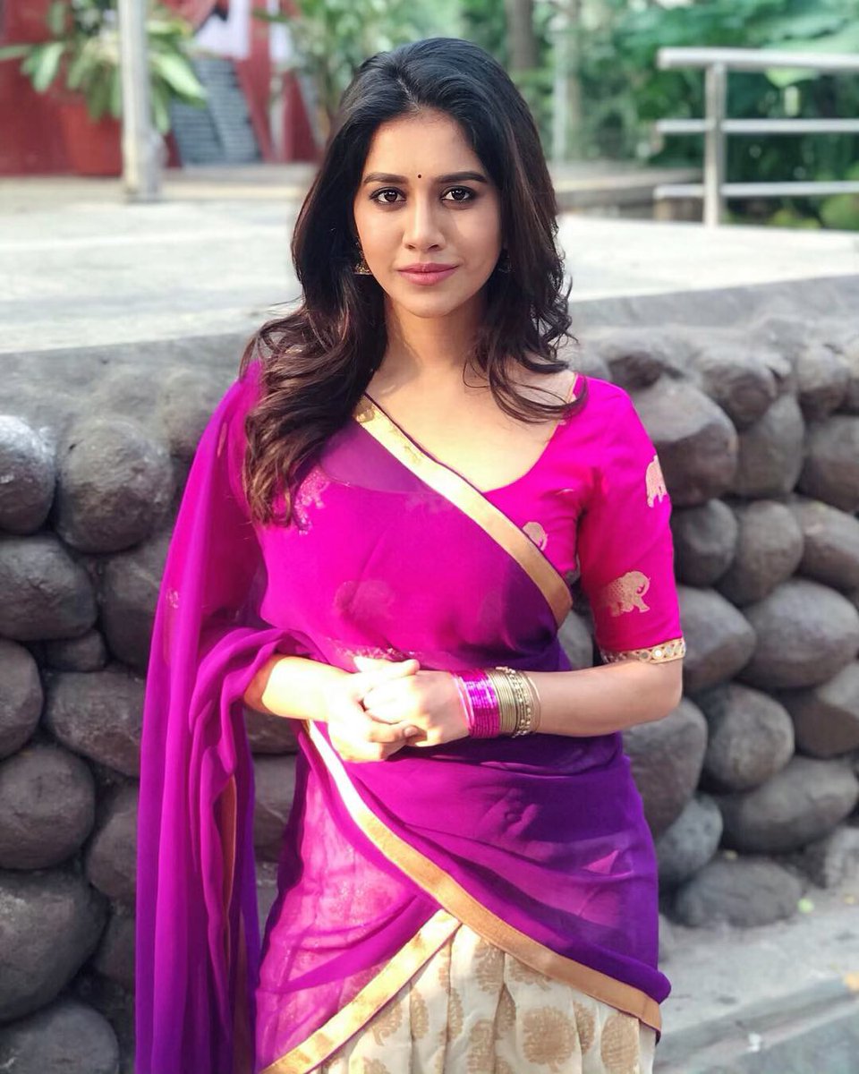 ‘నన్ను దోచుకుందువటే’ ఫేమ్ నభా నటేష్ హాట్ ఫోటోషూట్