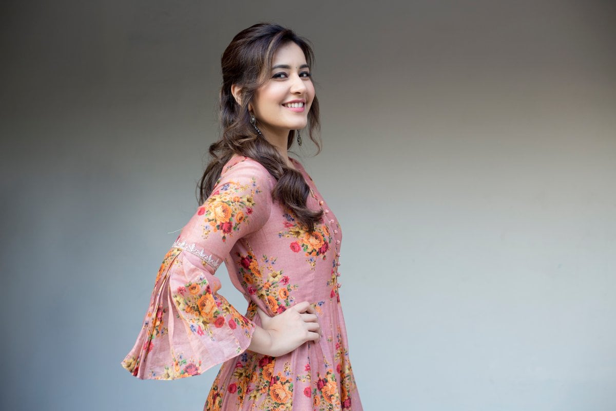 రాశిఖన్నా లేటెస్ట్ ఫోటో గ్యాలరీ Photo: RaashiKhanna/ Twitter