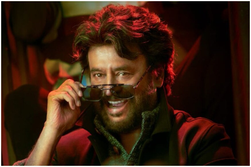 Shock to Petta.. No theaters for Rajinikanth movie in Telugu.. ఏమో ఇప్పుడు చూస్తుంటే ఇవే అనుమానాలు వస్తున్నాయి. అసలు ఈ పండక్కి మన సినిమాలకే థియేటర్లు సరిపోక నానా తంటాలు పడుతుంటే ఇప్పుడు రజినీకాంత్ కూడా రావడం ఆశ్చర్యకరంగా మారుతుంది. అసలు ‘పేట’ సినిమాకు థియేటర్లు ఎక్కడున్నాయ్ అంటూ వాదన వినిపిస్తుంది. సూపర్ స్టార్ సినిమాకు థియేటర్స్ లేకపోవడం ఏంటి అనుకున్నా కూడా ఇప్పుడు ఇదే నిజం. petta theatre list,petta theatres,petta telugu release date,rajinikanth petta movie,sankranti petta movie,petta movie release sankranti,no theaters for petta telugu,rajinikanth karthik subbaraj,telugu cinema,పేట తెలుగు సినిమా,పేట తెలుగు విడుదల,పేట నో థియేటర్స్,పేట రజినీకాంత్,రజినీకాంత్ సినిమాకు థియేటర్స్ లేవు,కార్తిక్ సుబ్బరాజ్ రజినీకాంత్,తెలుగు సినిమా