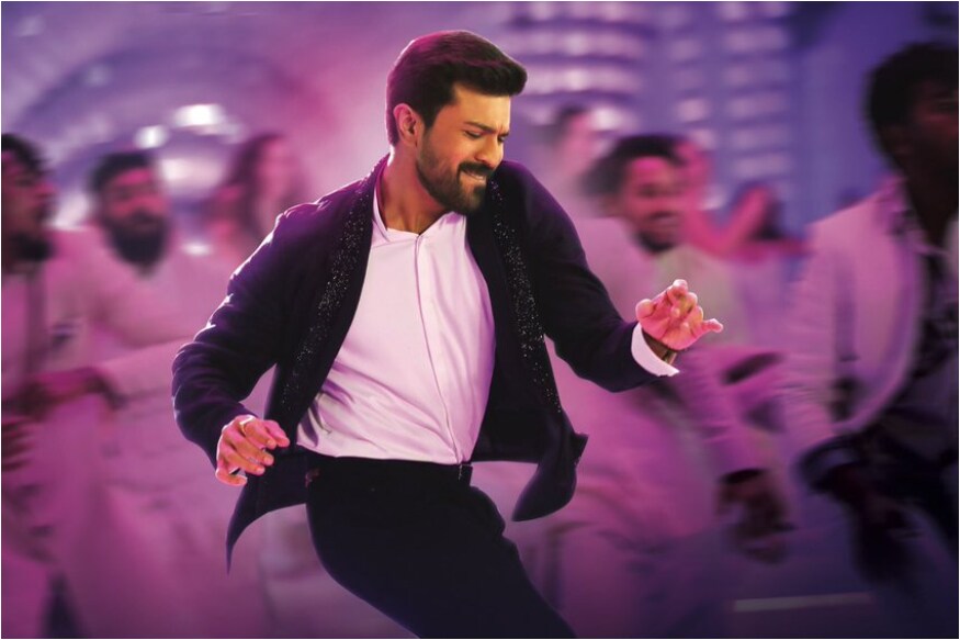 Trivikram Surprise Entry With Ram Charan in Vinaya Vidheya Rama Pre Release.. త్రివిక్రమ్ అనే పేరు వినిపించగానే మనకు తెలియకుండానే గుర్తొచ్చే మరో పేరు పవన్ కళ్యాణ్. ఆయన ఆత్మ అయితే.. ఈయన శరీరం. అంతగా ఈ ఇద్దరూ కలిసిపోయారు. కొన్నేళ్లుగా పవన్ ప్రాణ స్నేహితుడిగా ఉన్నాడు మాటల మాంత్రికుడు. ఇన్నాళ్లూ బాబాయ్ దగ్గరే ఉన్న ఈ దర్శకుడు.. ఇప్పుడు అబ్బాయి దగ్గరికి వచ్చాడు. ‘వినయ విధేయ రామ’ ప్రీ రిలీజ్ వేడుకలో సర్ ప్రైజ్ ఎంట్రీ ఇచ్చాడు త్రివిక్రమ్. trivikram ram charan,trivikram vinaya vidheya rama,vinaya vidheya rama pre release event,vinaya vidheya trailer,vinaya vidheya rama trailer release date,vinaya vidheya rama pre release event,ram charan chiranjeevi,chiranjeevi vinaya vidheya rama,chiranjeevi boyapati srinu,vvr trailer,vvr pre release event,వినయ విధేయ రామ,వినయ విధేయ రామ ప్రీ రిలీజ్ ఈవెంట్,వినయ విధేయ రామ ట్రైలర్,వినయ విధేయ రామ ట్రైలర్ రిలీజ్ డేట్,వినయ విధేయ రామ సినిమా విడుదల,చిరంజీవి రామ్ చరణ్,రామ్ చరణ్ బోయపాటి శ్రీను,రామ్ చరణ్ త్రివిక్రమ్,త్రివిక్రమ్ చిరంజీవి, త్రివిక్రమ్ పవన్ కళ్యాణ్,త్రివిక్రమ్ మెగా కుటుంబం,త్రివిక్రమ్ సినిమాలు,వినయ విధేయ రామ ప్రీ రిలీజ్ ఈవెంట్,వినయ విధేయ రామ సినిమా,