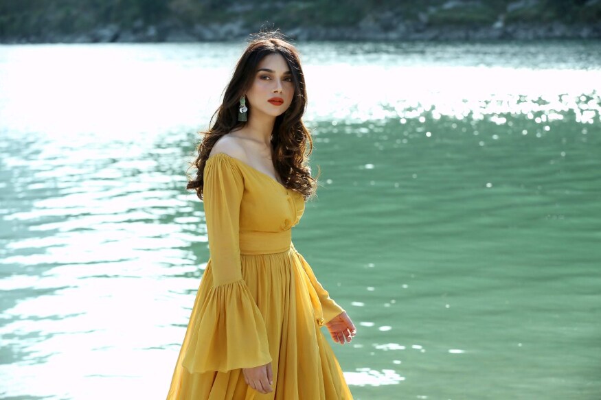Rewind 2018: New Actress in Tollywood 2018.. అప్పుడే 2018 చివరికి వచ్చేసింది. మరో పది రోజుల్లో కొత్త ఏడాదికి స్వాగతం పలుకుతాం. దాంతో ఈ ఏడాది ఏమేం జరిగిందో ఒక్కసారి మళ్లీ రివైండ్ చేసుకుందాం. ఎప్పుడూ కొరత ఉండే హీరోయిన్ల కష్టాలు మాత్రం కాస్త 2018లో తీరాయని చెప్పొచ్చు. కైరా అద్వాని, రష్మిక మందన్న, పాయల్ రాజ్పుత్ లాంటి ముద్దుగుమ్మలు ఇదే ఏడాది వచ్చారు. New Actress in Tollywood 2018,telugu new actress 2018,rashmika mandanna ,rashmika mandanna 2018 movies,kiara advani,kiara advani movies,nidhi agarwal ,nidhi agarwal movies,payal rajput,payal rajput movies,aditi rao hydari,aditi rao hydari movies,sobhita dhulipala,sobhita dhulipala goodachari movie,telugu cinema,రష్మిక మందన్న,కైరా అద్వానీ,అదితి రావ్ హైదరీ,పాయల్ రాజ్పుత్,శోభితా ధూళిపాల,నిధి అగర్వాల్,తెలుగు సినిమా,టాలీవుడ్ 2018 కొత్త హీరోయిన్లు