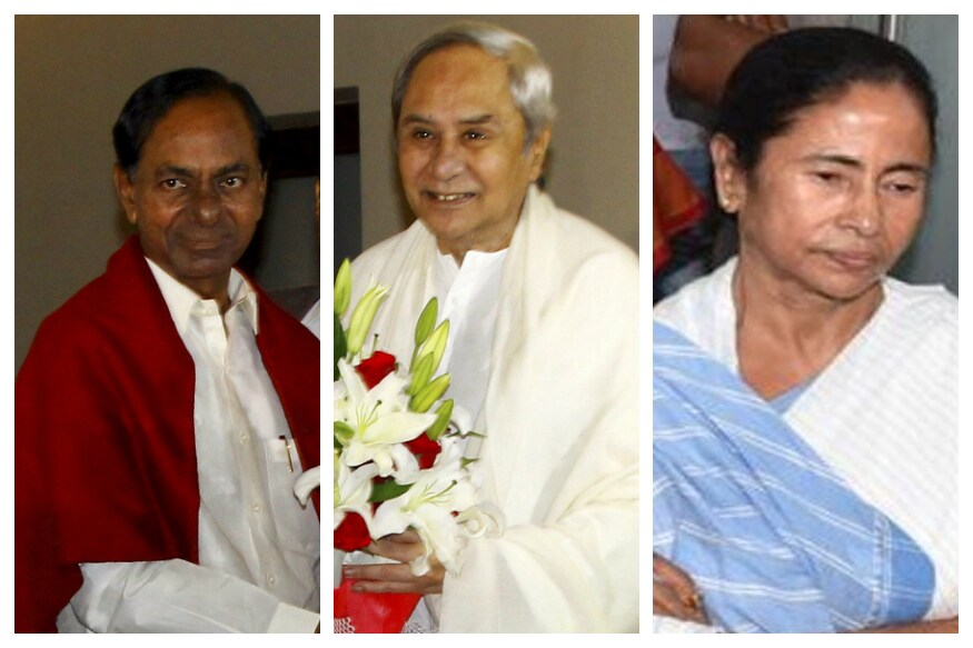 Reason behind akilesh Yadav avoid meeting with Telangana CM KCR అఖిలేష్ యాదవ్ కేసీఆర్ను కలవకపోవడం వెనుక కారణం అదేనా ? ఉత్తరప్రదేశ్కు చెందిన సమాజ్ వాదీ పార్టీ కేసీఆర్ ప్రతిపాదిస్తున్న ఫెడరల్ ఫ్రంట్ విషయంలో ఎటూ తేల్చుకోలేకపోతోందని తెలుస్తోంది. లోక్ సభ ఎన్నికల్లో బీఎస్పీతో కలిసి పోటీ చేసేందుకు సిద్ధమైన అఖిలేష్ యాదవ్... ఈ అంశంపై ముందుగా మాయావతితో చర్చించిన తరువాతే నిర్ణయం తీసుకుంటే బాగుంటుందనే అభిప్రాయంతో ఉన్నట్టు సమాచారం.