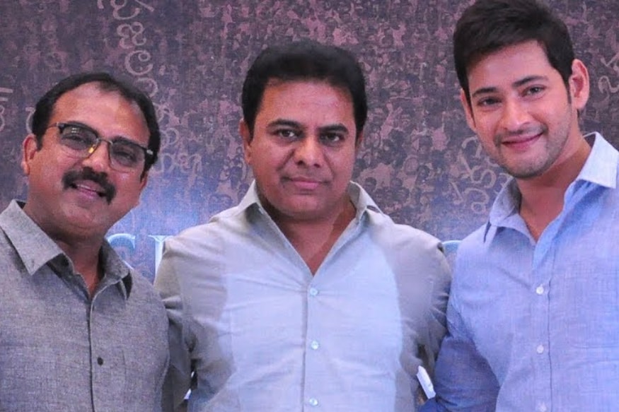 Koratala Siva Unhappy with the way of Sye Raa Shooting and Ram Charan also very upset with Surender Reddy pk.. అవును.. వినడానికి కాస్త విచిత్రంగా అనిపించినా కూడా ఇప్పుడు ఇదే జరుగుతుంది. సైరా సినిమా ఆలస్యం అవుతుంటే ఆ ప్రభావం ఇప్పుడు కొరటాల శివపై పడుతుంది. భరత్ అనే నేను లాంటి హిట్ సినిమా తర్వాత దాదాపు ఏడాది నుంచి ఖాళీగానే ఉన్నాడు ఈ దర్శకుడు. sye raa twitter,koratala siva unhappy with sye raa,koratala siva chiranjeevi,koratala siva ram charan,chiranjeevi twitter,sye raa narasimha reddy chiranjeevi,ram charan surender reddy war,sye raa charan surender reddy war,sye raa narasimha reddy shooting,sye raa narasimha reddy reshoots,sye raa narasimha reddy cast,chiranjeevi sye raa narasimha reddy cast,megastar sye raa,sye raa narasimha reddy action sequences,sye raa narasimha reddy underwater action sequences,megastar chiranjeevi,georgia,syeraa narasimhareddy, shooting,schedule,surender reddy,nayanatara,tamannah bhatia,amitabh bachchan,telugu cinema,చిరంజీవి సైరా నరసింహారెడ్డి,కొరటాల శివ చిరంజీవి,కొరటాల శివ రామ్ చరణ్,సైరా షూటింగ్ ఆలస్యంతో కొరటాల శివ నిరాశ,రామ్ చరణ్ సురేందర్ రెడ్డి మధ్య గొడవ,సైరాకు రీ షూట్లు,మెగాస్టార్ చిరంజీవి,చిరంజీవి సైరా నరసింహారెడ్డి యాక్షన్ సీక్వెన్స్,సైరా నరసింహారెడ్డి అండర్ వాటర్ యాక్షన్ సీక్వెన్స్,సైరా నరసింహారెడ్డి,తమన్నా నయనతార విజయ్ సేతుపతి అమితాబ్ బచ్చన్,తెలుగు సినిమా,టాలీవుడ్ న్యూస్