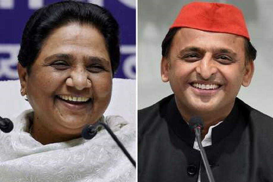 Reason behind akilesh Yadav avoid meeting with Telangana CM KCR అఖిలేష్ యాదవ్ కేసీఆర్ను కలవకపోవడం వెనుక కారణం అదేనా ? ఉత్తరప్రదేశ్కు చెందిన సమాజ్ వాదీ పార్టీ కేసీఆర్ ప్రతిపాదిస్తున్న ఫెడరల్ ఫ్రంట్ విషయంలో ఎటూ తేల్చుకోలేకపోతోందని తెలుస్తోంది. లోక్ సభ ఎన్నికల్లో బీఎస్పీతో కలిసి పోటీ చేసేందుకు సిద్ధమైన అఖిలేష్ యాదవ్... ఈ అంశంపై ముందుగా మాయావతితో చర్చించిన తరువాతే నిర్ణయం తీసుకుంటే బాగుంటుందనే అభిప్రాయంతో ఉన్నట్టు సమాచారం.