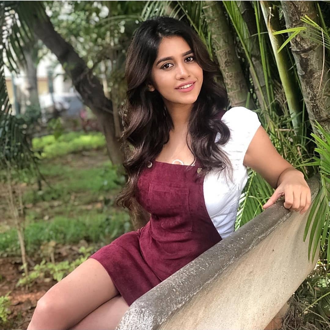 నభా నటేష్ హాట్ పోటోషూట్