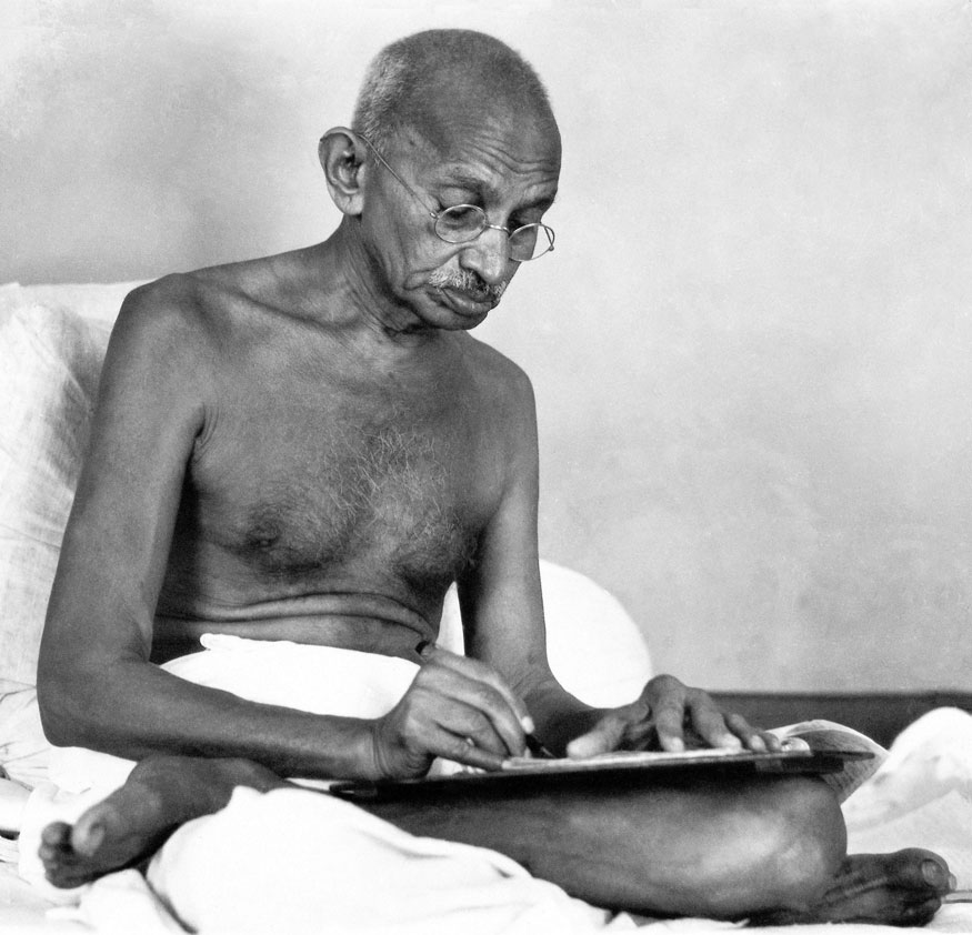 15. బిర్లా హౌజ్లో మహాత్మాగాంధీ. (Image: Getty Images)