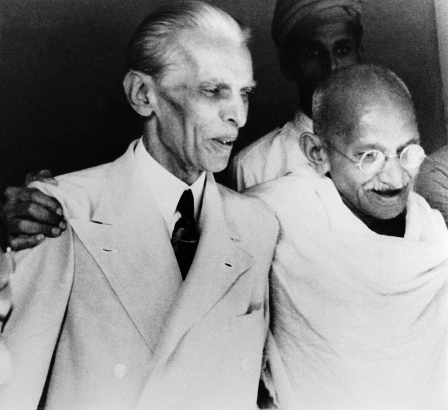 49. మహ్మద్ అలీ జిన్నాతో మహాత్మాగాంధీ. (Image: Getty Images)