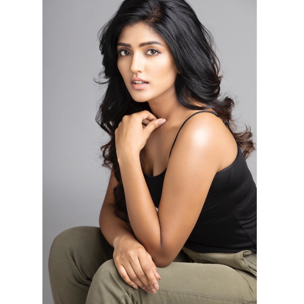 అందాల ఈషా రెబ్బా హాట్ ఫోటోస్ Photo: Twitter