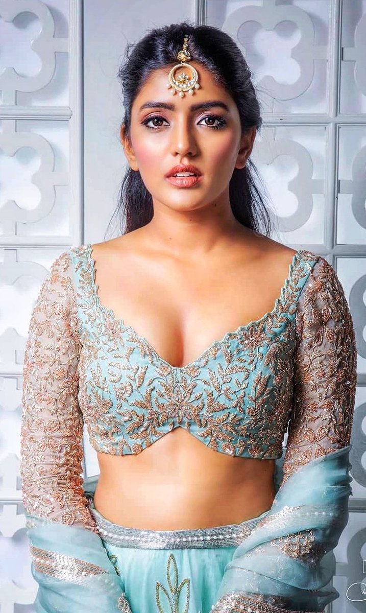 అందాల ఈషా రెబ్బా హాట్ ఫోటోస్ Photo: Twitter