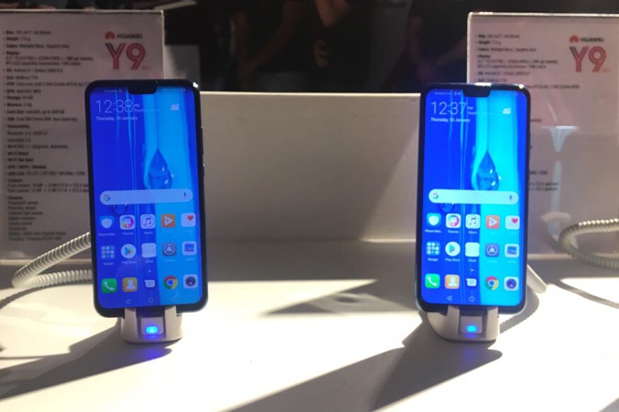 Samsung Galaxy M10 features specifications, Samsung Galaxy M20 features specifications, Honor 10 Lite features specifications, Huawei Y9 (2019) features specifications, Honor View 20 features specifications, సాంసంగ్ గెలాక్సీ ఎం10 ఫీచర్లు, సాంసంగ్ గెలాక్సీ ఎం20 ఫీచర్లు, హానర్ 10 లైట్ ఫీచర్లు, హువావే వై9 ఫీచర్లు, హానర్ వ్యూ 20 ఫీచర్లు