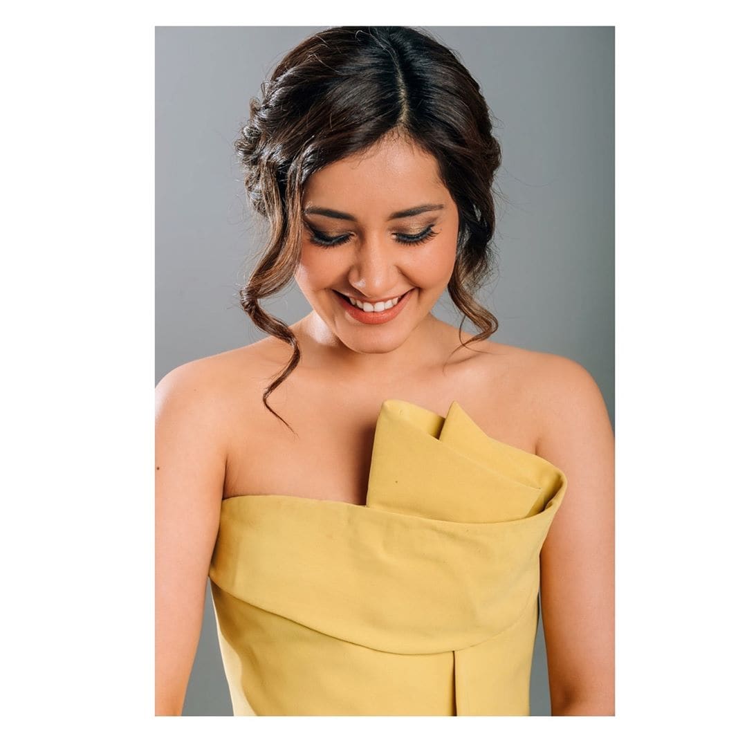 రాశీఖన్నా లేటెస్ట్ ఫోటోస్ Photo: Instagram/raashikhannaoffl