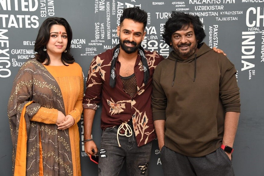 Puri Jagannadh back to form after so many years and Ismart Shankar movie opnes with positive talk pk.. ఆహా ఎన్ని రోజులైంది.. పూరీ జగన్నాథ్ సినిమాకు పర్లేదు అనే టాక్ వినిపించి. అప్పుడెప్పుడో వచ్చిన టెంపర్ తర్వాత ఇప్పటి వరకు ఏ ఒక్క సినిమాకు కూడా హిట్ టాక్ రాలేదు. ప్రతీ సినిమా రావడం.. వెళ్లడం జరిగిపోయాయి. ismart shankar,ismart shankar talk,ismart shankar review,ismart shankar movie review,ismart shankar positive talk,puri jagannadh form,ismart shankar movie,samantha movies,ismart shankar making video,ismart shankar on-location video,ismart shankar trailer,ismart shankar official teaser,ismart shankar official videos,ismart shankar climax twist viral,ismart shankar stills and videos,puri jagannath ismart shankar updates,nabha natesh in ismart shankar,niddhi agerwal in ismart shankar,telugu cinema,ఇస్మార్ట్ శంకర్,ఇస్మార్ట్ శంకర్ పాజిటివ్ టాక్,ఇస్మార్ట్ శంకర్ రివ్యూ,ఇస్మార్ట్ శంకర్ అప్ డేట్స్,తెలుగు సినిమా