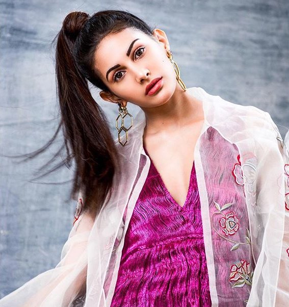 అమైరా దస్తూర్ హాట్ ఫోటోషూట్(Source:Divina Rikhye)
