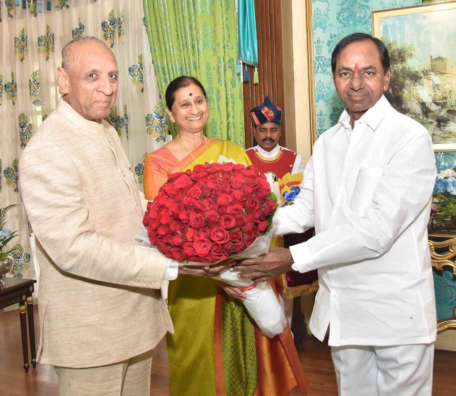  గవర్నర్ దంపతులతో సీఎం కేసీఆర్
