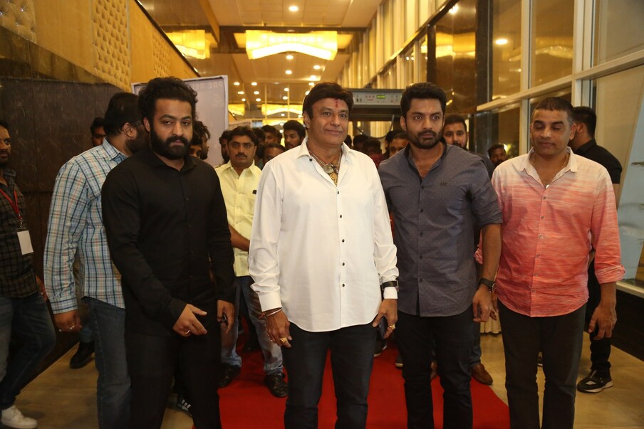  118 మూవీ ప్రీరిలీజ్ ఫంక్షన్‌కు హాజరైన బాలయ్య, ఎన్టీఆర్, దిల్ రాజు