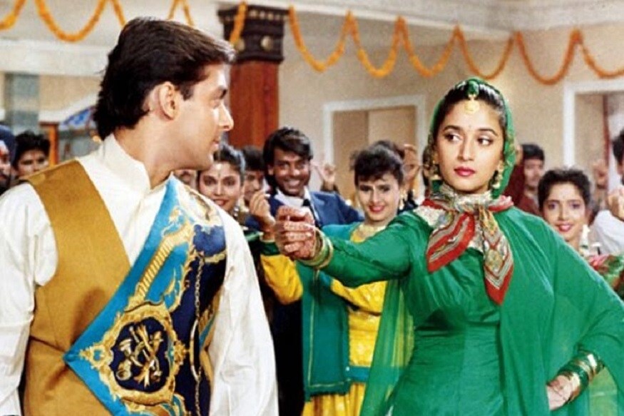 salman khan Special Relation Ship With Rajshri Productions Rajkumar Barjatya and Sooraj barjatya, Salman khan, Sooraj Barjatya To Renuite Once again For a Family Drama, salman Khan Prem Sentiment | తాజాగా సల్మాన్ ఖాన్..సూరజ్ ఆర్.బర్జాత్యా దర్శకత్వంలో మరోసారి ప్రేమ్ పాత్రలో నటించడానికి గ్రీన్ సిగ్నల్ ఇచ్చినట్టు బాలీవుడ్ వర్గాలు చెబుతున్నాయి. తొందర్లోనే ఈ సినిమా విషయమై అఫీషియల్గా ప్రకటన వెలుబడే అవకాశాలున్నాయి. salman khan, Salman khan As Prem, Salman khan As Prem sooraj Barjatya, salman sooraj Barjaytya, salman khan Sooraj R Barjatya once Again Renuite, Hindi Cinema News, bollywood News, సల్మాన్ ఖాన్, సల్మాన్ ఖాన్, సూరజ్ బర్జాత్యా, సల్మాన్ ఖాన్ ప్రేమ్, సల్మాన్ ప్రేమ్ క్యారెక్టర్, సల్మాన్ ఖాన్ ప్రేమ్ క్యారెక్టర్ సూరజ్ బర్జాత్యా, సల్మాన్ ప్రేమ్ పాత్ర,