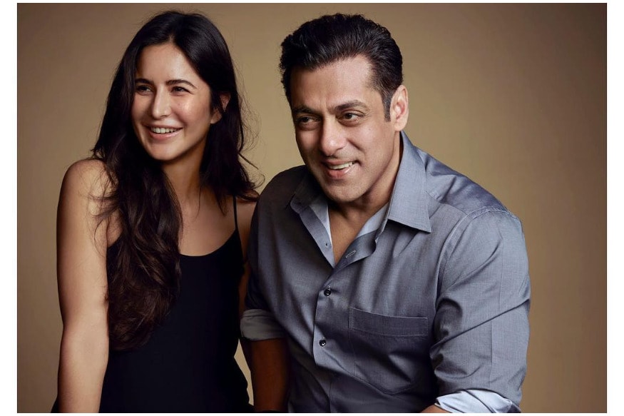 Salman Khan, Katrina Kaif Aithey Aa song from Bharat movie is creating wonders in Youtube pk.. సల్మాన్ ఖాన్, కత్రినా మధ్య ఉన్న రిలేషన్ గురించి ప్రత్యేకంగా చెప్పాల్సిన అవసరం లేదు. చరిత్రపుటల్లో భద్రంగా ఒదిగిపోయిన వీర ప్రేమగాథ ఈ ఇద్దరిది. అన్నీ అనుకున్నట్లు జరిగుంటే ఈ పాటికి కత్రినా కైఫ్ కాస్తా కత్రినా ఖాన్ అయ్యుండేది. salman khan twitter,katrina kaif,katrina kaif twitter,salman khan katrina kaif,salman khan katrina kaif affair,salman khan katrina kaif bharat movie,salman khan katrina kaif aithey aa song bharat,salman khan and katrina kaif,bharat salman khan,salman khan bharat,salman khan and katrina kaif love story,salman khan katrina kaif ali abbas zafar,salman khan movies,salman katrina,katrina kaif and salman khan,salman khan new movie,salman khan movie,salman khan films,salman khan & katrina kaif,hindi cinema,సల్మాన్ ఖాన్,సల్మాన్ ఖాన్ కత్రినా కైఫ్,సల్మాన్ ఖాన్ కత్రినా కైఫ్ లవ్ స్టోరీ,సల్మాన్ ఖాన్ కత్రినా కైఫ్ భారత్ సినిమా,హిందీ సినిమా,సల్మాన్ ఖాన్ కత్రినా కైఫ్ ఎఫైర్,