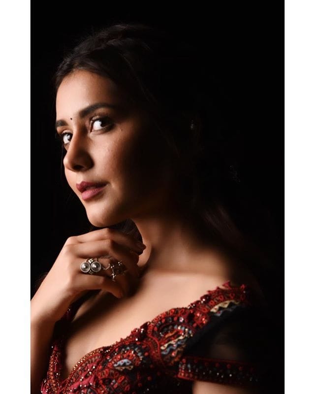 రాశీ ఖన్నా లేటెస్ట్ ఫోటోస్ Photo: Instagram/raashikhannaoffl