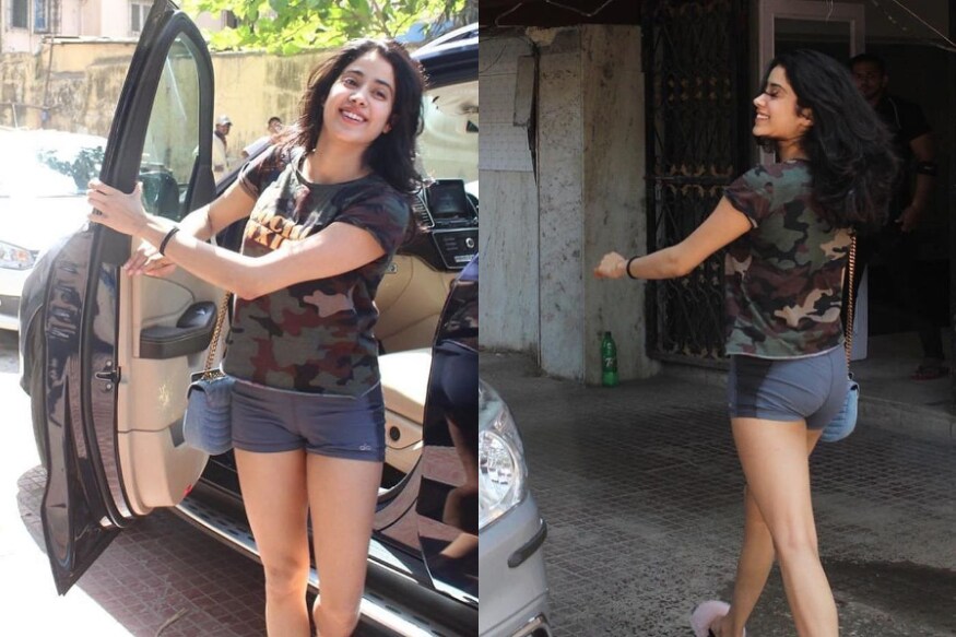 Janhvi Kapoor bold comments on her dressing and hot cleavage show in gym costume pk.. శ్రీదేవి ఉన్నపుడు చాలా అరుదుగా బయట కనిపించేది జాన్వీ కపూర్. అమ్మ చాటు కూతురుగానే ఎక్కువగా ఉండేది. కానీ ఇప్పుడు మాత్రం రోజురోజుకీ రెచ్చిపోవడం అలవాటు చేసుకుంటుంది జాన్వీ కపూర్. ఇప్పుడు కూడా ఇదే జరిగింది. jhanvi kapoor,jhanvi kapoor twitter,jhanvi kapoor instagram,jhanvi kapoor gym dress,jhanvi kapoor hot photos,jhanvi kapoor gym workout,jhanvi kapoor bold comments with photographers,jhanvi kapoor sexy photos,hindi cinema,జాన్వీ కపూర్,జాన్వీ కపూర్ హాట్,జాన్వీ కపూర్ జిమ్ డ్రస్,జాన్వీ కపూర్ హాట్ ఫోటోషూట్,జాన్వీ కపూర్ క్లీవేజ్ షో
