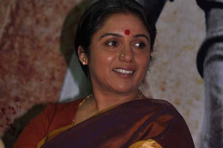 Womem’s Day special.. heroins turned as directors.., భారతీయ చిత్ర పరిశ్రమలోహీరోయిన్స్ డైరెక్టర్ గా మారిన వాళ్ల గురించి ఒక సారి చూద్దాం. వెండితెరకు అందమైన కథానాయకులుగా పరిచయమైన వారిలో కొంతమంది హీరోయిన్స్ డైరెక్టర్ గా అవతారం ఎత్తారు. మరికొందరు దర్వకత్వం వైపు అడుగులు వేస్తున్నారు. Womem’s Day special, Womens heroins turned as directors, Women's Day 2019 , Vijaya nirmala savitri Bhanumathi Renu desai kangana ranaut, pooja bhatt, naditha doss Revathy, sonam kapoor jeevitha rajasekhar sri priya, Lady directors, Mahila Directors, heroins turned directors, Bollywood news, Tollywood news, Kollywood news, అంతర్జాతీయ మహిళా దినోత్సవం, ఉమెన్స్ డే స్పెషల్, డైరెక్టర్స్ గా మారిన హీరోయిన్స్, మెగాఫోన్ పట్టుకున్న హీరోయిన్స్, మెగాఫోన్ పట్టుకున్న కథానాయికలు, భానుమతి సావిత్రి, విజయ నిర్మల జీవిత శ్రీప్రియ రేణు దేశాయ్, రేవతి నందితా దాస్, హేమా మాలిని, పూజా భట్, కంగనా రనౌత్, మణికర్ణిక, మహిళ దర్శకులు, టాలీవుడ్ న్యూస్, బాలీవుడ్ న్యూస్, కోలీవుడ్ న్యూస్, తెలుగు వార్తలు