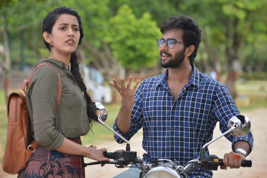 Niharika Konidela opens about her role in Sye Raa Narasimha Reddy movie and Comments on Star Heroes pk.. చిరంజీవి ప్రస్తుతం సైరా సినిమా షూటింగ్ బిజీలో ఉన్నాడు. ఇప్పటికే ఈ చిత్ర షూటింగ్ చివరిదశకు వచ్చేసింది. మరో నెల రోజుల్లో మొత్తం పూర్తి చేసి విడుదలకు సన్నాహాలు చేస్తున్నాడు దర్శకుడు సురేందర్ రెడ్డి. చైనాలో నెక్ట్స్ షెడ్యూల్ ప్లాన్ చేస్తున్నాడు దర్శక నిర్మాతలు. sye raa narasimha reddy niharika konidela,niharika konidela twitter,niharika konidela chiranjeevi,niharika konidela suryakantham promotions,sye raa narasimha reddy,sye raa narasimha reddy release date,sye raa narasimha reddy shooting,sye raa narasimha reddy chiranjeevi,sye raa narasimha reddy allu arjun,sye raa narasimha reddy surender reddy,sye raa narasimha reddy twitter,sye raa narasimha reddy nayanthara,sye raa narasimha reddy ram charan,telugu cinema,chiranjeevi remuneration,niharika chiranjeevi,సైరా నరసింహారెడ్డి,నిహారిక కొణిదెల చిరంజీవి,సైరా నరసింహారెడ్డి షూటింగ్,సైరా నరసింహారెడ్డి చిరంజీవి,సైరా నరసింహారెడ్డి కొణిదెల నిహారిక,సైరా నరసింహారెడ్డి సురేందర్ రెడ్డి,సైరా నరసింహారెడ్డి రామ్ చరణ్,సైరా నరసింహారెడ్డి షూటింగ్ వివరాలు,సైరా నరసింహారెడ్డి రిలీజ్ డేట్