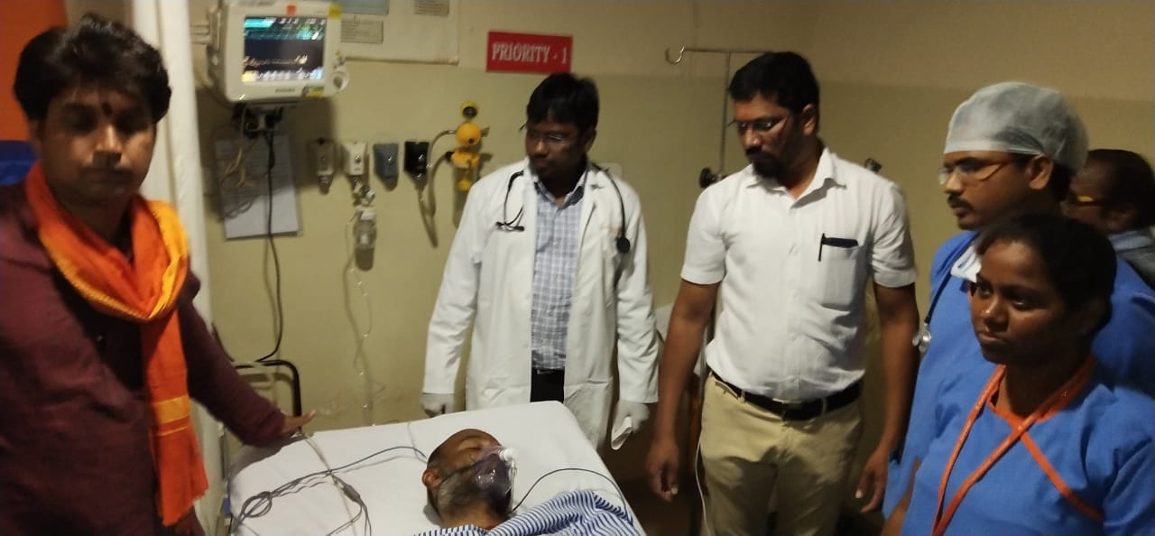 ఆస్పత్రిలో చికిత్స పొందుతున్న బండి సంజయ్