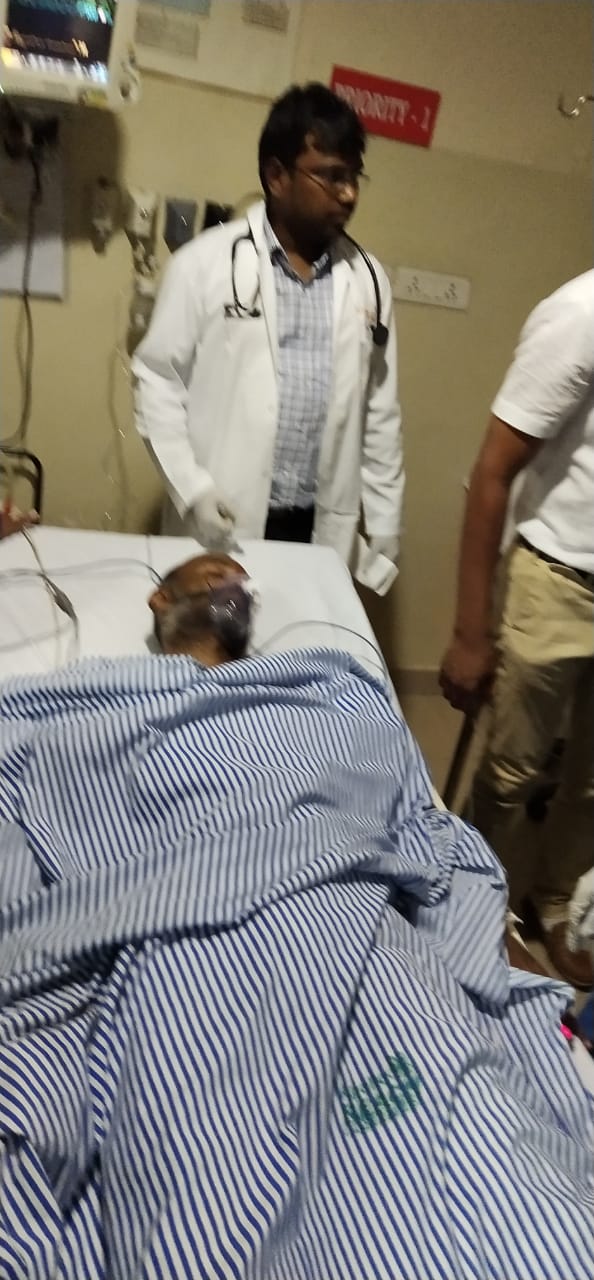 ఆస్పత్రిలో చికిత్స పొందుతున్న బండి సంజయ్