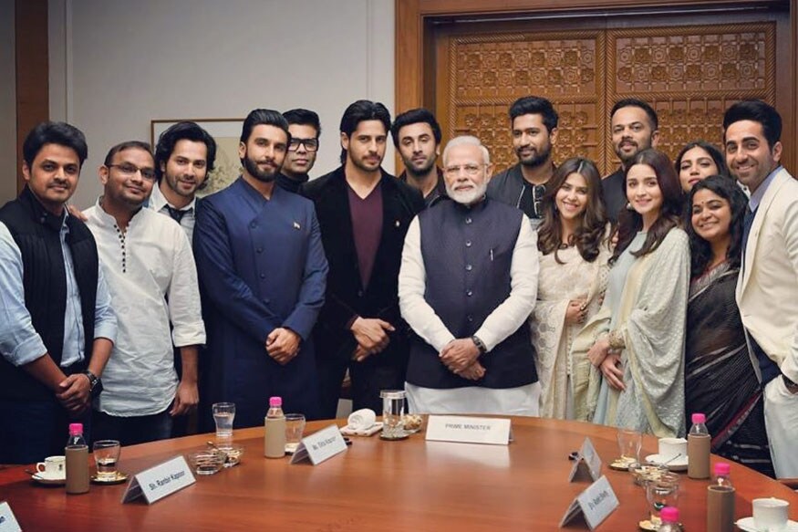 vivek oberoi slams bollywood industry for not supporting pm narendra modi biopic,బాలీవుడ్లో తోటి సినీ నటులపై ఆగ్రహం వ్యక్తం చేస్తున్నాడు ప్రముఖ నటుడు వివేక్ ఓబెరాయ్.ప్రధాని నరేంద్ర మోదీతో సెల్ఫీలు దిగగానే సరిపోదు. గతంలో కొంత మంది సినిమా నటులు మోదీతో దిగిన సెల్ఫీలు దిగిన విషయం తెలిసిందే కదా. ఫోటోలు దిగడం సులువు. కానీ ఒక సినిమా విడుదలకు ఆటంకం కలిగినపుడు వేరే వాళ్లేవరు స్పందించకపోవడం దారుణమన్నాడు.narendra modi biopic,vivek oberoi,pm narendra modi,pm narendra modi biopic,narendra modi,pm narendra modi movie,pm modi biopic,vivek oberoi slams bollywood industry,vivek oberoi over bollywood industry,vivek oberoi as narendra modi,narendra modi movie,vivek oberoi narendra modi biopic,pm narendra modi movie trailer,pm modi,modi biopic,pm narendra modi trailer,narendra modi movie trailer,pm narendra modi film,narendra modi biopic movie trailer,పీఎం నరేంద్ర మోదీ బయోపిక్,వివేక్ ఓబరాయ్ నరేంద్ర మోదీ బయోపిక్,నరేంద్ర మోదీ బయోపిక్లో వివేక్ ఓబరాయ్,బాలీవుడ్ నటీనటులపై వివేక్ ఓబరాయ్ సీరియస్,బాలీవుడ్ నటీనటులపై వివేక్ సీరియస్,బాలీవుడ్ న్యూస్,లోక్సభ ఎన్నికలు,2019 సార్వత్రిక ఎన్నికలు,