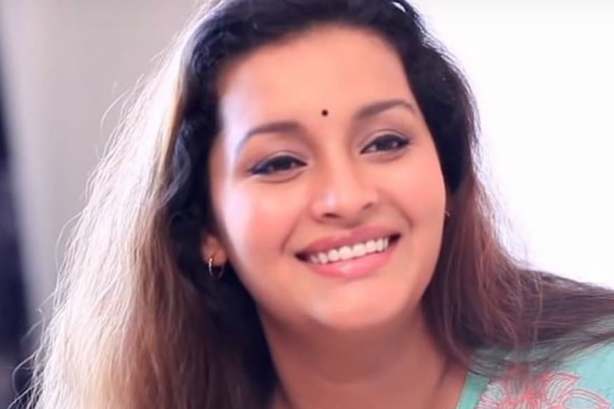 Pawan Kalyan Ex wife Renu Desai Re entry stopped and she walked out from Bellamkonda Sreenivas movie pk రేణు దేశాయ్.. పవన్ కల్యాణ్ బద్రి సినిమాతో తెలుగు ప్రేక్షకులకు పరిచయమై ఆ తర్వాత జానీ సినిమాలో నటించి తక్కువ సమయంలోనే మంచి గుర్తింపు తెచ్చుకున్న హీరోయిన్. కానీ పవన్ కల్యాణ్తో పరిచయం.. renu desai,pawan kalyan,renu desai pawan kalyan,renu desai instagram,renu desai twitter,renu desai facebook,pawan kalyan,,pawan kalyan twitter,,pawan kalyan instagram,,pawan kalyan facebook,renu desai,re entry for bellamkonda movie,pawan kalyan ex wife,renu desai about pawan kalyan,renu desai re entry,renu desai re entry pawan kalyan and renu desai,renu desai pawan kalyan,pawan kalyan about renu desai,pawan kalyan wife renu desai,renu desai engagement,power star pawan kalyan,pawan kalyan latest news,renu desai warns pawan fans,pawan kalyan and renu desai divorce,renu desai angry on pawan fans,pawan kalyan wife,renu desai latest news,pawan kalyan family,renu desai re entry breaked,tolllywood,renu desai bellamkonda,telugu cinema,రేణు దేశాయ్,రేణు దేశాయ్ రీ ఎంట్రీ,రేణు దేశాయ్ పవన్ కళ్యాణ్,రేణు దేశాయ్ రీ ఎంట్రీ,రేణు దేశాయ్ బెల్లంకొండ శ్రీనివాస్,రేణు దేశాయ్ రీ ఎంట్రీ బ్రేక్,