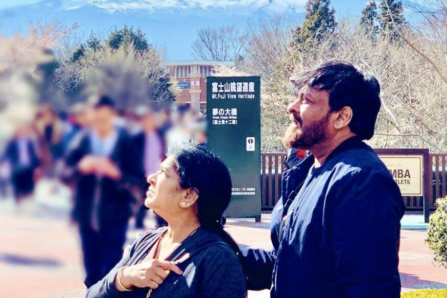 Chiranjeevi takes a small break from Sye Raa Narasimha Reddy Shooting and having some awesome time in Japan pk.. కొన్ని రోజులుగా రెస్ట్ లేకుండా షూటింగ్ చేస్తున్నాడు చిరంజీవి. 63 ఏళ్ల వయసులో ఎలాంటి అలుపు లేకుండా సైరా సినిమాతో బిజీగా ఉన్నాడు మెగాస్టార్. ఈ చిత్రంలో స్వాతంత్ర్య సమరయోధుడిగా నటిస్తున్నాడు చిరంజీవి. sye raa narasimha reddy,sye raa narasimha reddy twitter,sye raa narasimha reddy shooting,chiranjeevi twitter,sye raa narasimha reddy shooting in japan,sye raa japan schedule,chiranjeevi surekha,chiranjeevi surekha in japan,sye raa movie shooting,sye raa ram charan surender reddy,chiranjeevi unhappy with sye raa shooting,sye raa shooting break,telugu cinema,సైరా షూటింగ్,సైరా షూటింగ్ జపాన్,చిరంజీవి సురేఖ,జపాన్లో చిరంజీవి సురేఖ ఎంజాయ్,సైరా నరసింహా రెడ్డి షూటింగ్,తెలుగు సినిమా,రామ్ చరణ్ సురేందర్ రెడ్డి చిరంజీవి