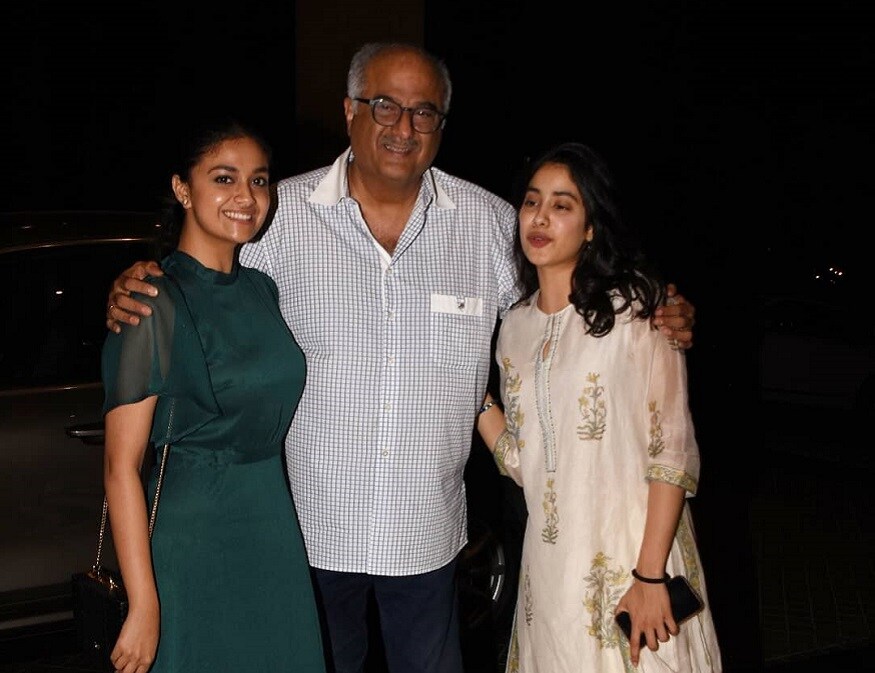 Keerthy Suresh says good bye to south film industry and wants to settle down in Bollywood pk.. మహానటి అంటే ఒకప్పటి ప్రేక్షకులకు సావిత్రి గుర్తొస్తుంది కానీ ఈ తరం వాళ్లకు మాత్రం మహానటి అంటే కీర్తి సురేష్. అంతగా ఆ పాత్రకు ప్రాణం పోసింది ఈ ముద్దుగుమ్మ. మహానటి తర్వాత దక్షిణాది సినిమాలకు దూరంగా జరిగింది ఈ ముద్దుగుమ్మ. keerthy suresh,keerthy suresh twitter,keerthy suresh hot images,keerthy suresh hot photos,keerthy suresh instagram,keerthy suresh mahanati,keerthy suresh bollywood debut,keerthy suresh movies,keerthy suresh,keerthy suresh bollywood entry,keerthy suresh movies,keerthy suresh new movie,keerthi suresh hindi movie,keerthy suresh song,keerthy suresh making her bollywood debut,actress keerthy suresh,keerthi suresh hot,keerthi suresh in mumbai,keerthi suresh hot dance song,keerthi suresh interview,keerthi suresh upcoming movies in hindi,keerthi suresh weight loss,keerthi suresh new look,keerthy suresh savitri movie,keerthy suresh inspired makeup look,keerthi suresh slim,keerthi suresh workout,keerthi suresh bollywood movie,keerthi suresh recent video,keerthi suresh weight loss video,keerthy suresh savithri movie,keerthy suresh movies,కీర్తి సురేష్,కీర్తి సురేష్ సినిమాలు,కీర్తి సురేష్ బాలీవుడ్,కీర్తి సురేష్ హిందీ సినిమాలు,
