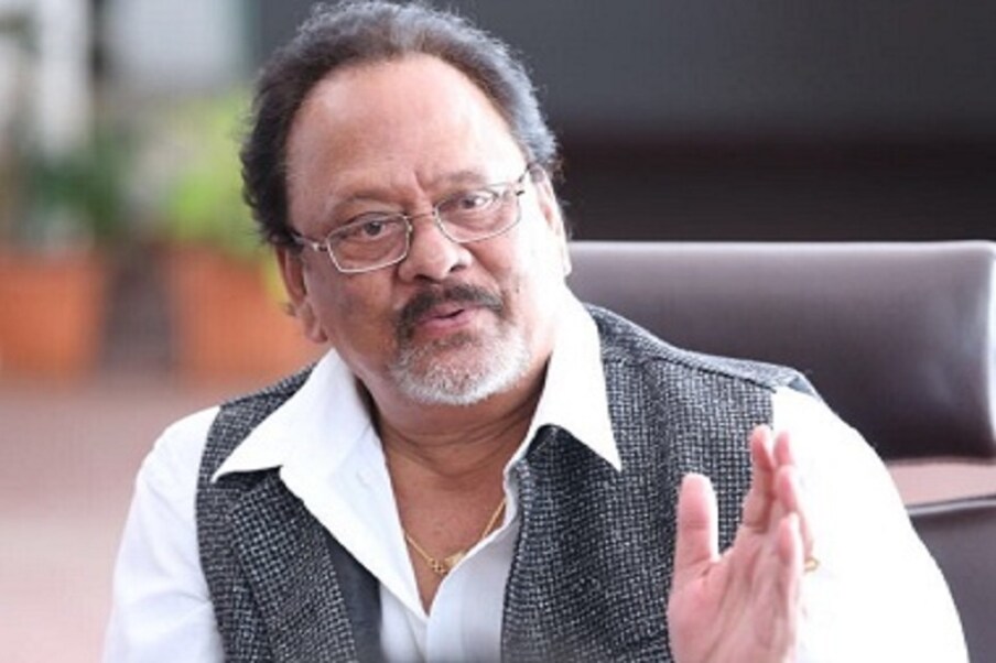  కృష్ణంరాజు కూడా తన సోదరుడు ప్రభాస్ తండ్రి సూర్యనారాయణ రాజుతో కలిసి గోపికృష్ణ బ్యానర్‌లో పలు హిట్ సినిమాలను నిర్మించారు. (Twitter / Photo)