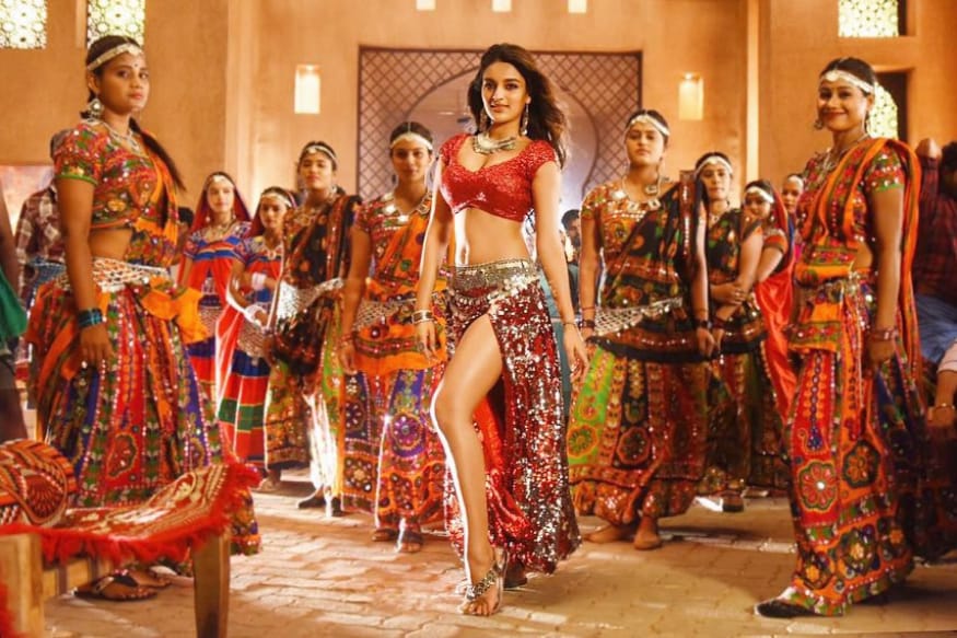 Nidhhi Agerwal lost her passport.. Puri Jagannadh changed shooting plan for Ismart Shankar movie pk.. ఈ రోజుల్లో సూపర్ ఫాస్ట్ ఎక్స్ ప్రెస్ మాదిరి సినిమాలు తెరకెక్కించే దర్శకులు చాలా తక్కువ. పక్కా ప్లానింగ్ చేసుకుని సినిమాను పూర్తి చేయడంలో పూరీ జగన్నాధ్ అందరికంటే ముందుంటాడు. ఈయన ప్లానింగ్ వేసాడంటే తిరుగుండదు. Nidhhi Agerwal,Nidhhi Agerwal twitter,Nidhhi Agerwal passport lost,Nidhhi Agerwal puri jagannadh,Nidhhi Agerwal ismart shankar movie,Nidhhi Agerwal ram pothineni,Nidhhi Agerwal movies,Nidhhi Agerwal hot photoshoot,Nidhhi Agerwal puri jagannadh serious,ismart shankar shooting,ismart shankar shooting cancelled,telugu cinema,నిధి అగర్వాల్,పూరీ జగన్నాథ్,నిధి అగర్వాల్ పూరీ జగన్నాథ్,ఇస్మార్ట్ శంకర్ నిధి అగర్వాల్,పాస్ట్ పోర్ట్ పోగొట్టుకున్న నిధి అగర్వాల్,తెలుగు సినిమా