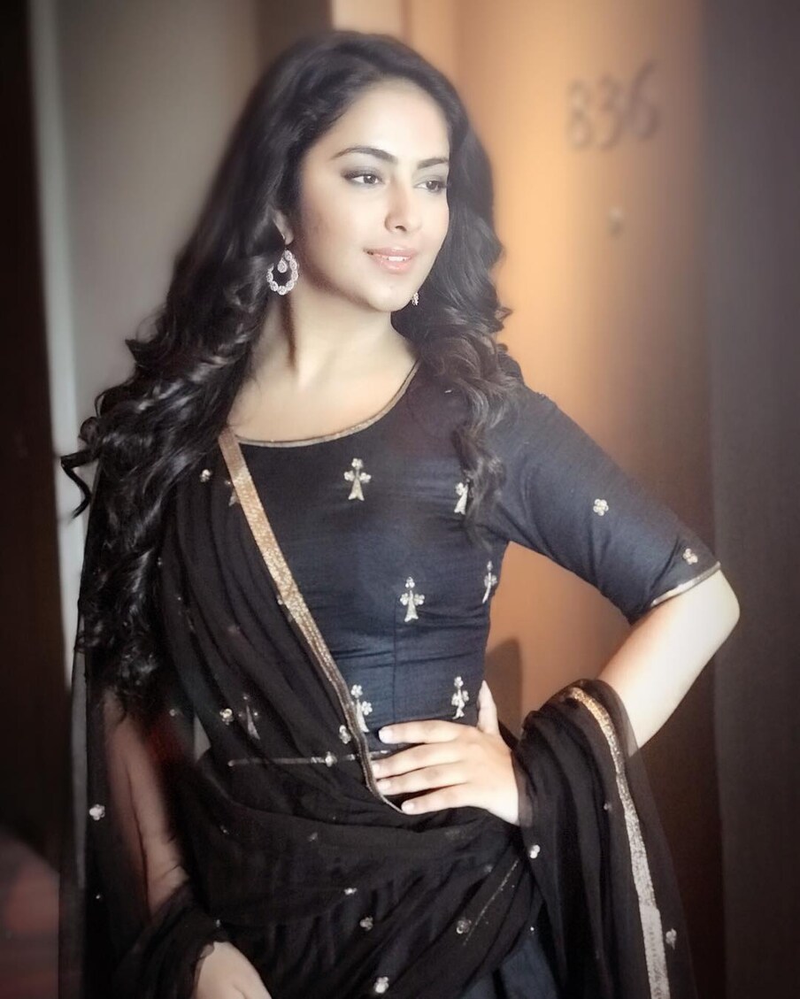  అవికా గోర్ అదిరిపోయే అందాలు... Photo : Instagram.com/avika_n_joy