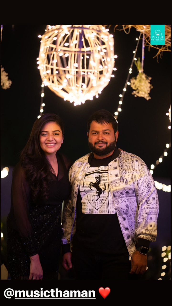యాంకర్ శ్రీముఖి పుట్టినరోజుకు హాజరైన ప్రముఖ సంగీత దర్శకుడు తమన్ Photo: Instagram.com/sreemukhi యాంకర్ శ్రీముఖి పుట్టినరోజుకు హాజరైన ప్రముఖ సంగీత దర్శకుడు తమన్ Photo: Instagram.com/sreemukhi