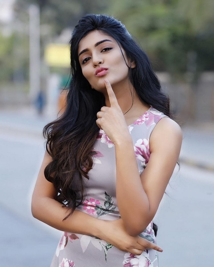 ఇషా రెబ్బా హాట్ ఫోటోషూట్