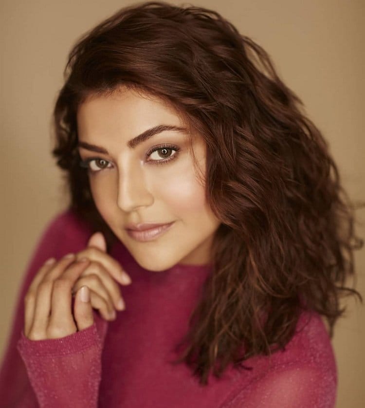Sensational South Indian Actress Kajal Agarwal Hot and cute photos with killing looks pk.. కాజల్ అగర్వాల్.. ఈ పేరుకు ప్రత్యేకంగా పరిచయం అవసరం లేదు. కెరీర్ మొదలై 12 ఏళ్లైనా కూడా ఇప్పటికీ అదే జోరు చూపిస్తుంది ఈ అందాల చందమామ. ఇప్పటికీ వరస సినిమాలతో రప్ఫాడిస్తూనే ఉంది. ముఖ్యంగా అమ్మడు ఫుల్ గ్లామర్ పోజులతో వానవిల్లులా అలా ఉన్న చందమామను చూసి కుర్రాళ్ల మతులు చెడిపోతున్నాయి. సింపుల్గా చూపులతోనే చంపేస్తుంది ఈ ముద్దుగుమ్మ. చిన్న హీరోలతో పాటు పెద్ద సినిమాలతోనూ బిజీగా ఉంది కాజల్ అగర్వాల్. kajal aggarwal,kajal aggarwal twitter,kajal aggarwal instagram,kajal aggarwal sita movie,kajal aggarwal sita movie promotions,kajal aggarwal hot,kajal aggarwal hot photos,kajal aggarwal killing looks,kajal aggarwal new photoshoot,kajal aggarwal hot saree,kajal aggarwal twitter,kajal aggarwal sexy photos,kajal aggarwal marriage,kajal aggarwal pelli,kajal marriage,kajal aggarwal opens about marriage,never marry an industry person says kajal,kajal husband,kajal agarwal prabhas love story,kajal love,kajal bellamkonda srinivas,telugu cinema,కాజల్ అగర్వాల్,కాజల్ అగర్వాల్ హాట్ ఫోటోస్,చీరలో కాజల్ అగర్వాల్,కాజల్ అగర్వాల్ హాట్ శారీ ఫోటోస్,కాజల్ పెళ్లి,పెళ్లిపై కాజల్ ఆసక్తికరమైన వ్యాఖ్యలు,కాజల్ ప్రభాస్ లవ్ స్టోరీ,కాజల్ తెలుగు సినిమా
