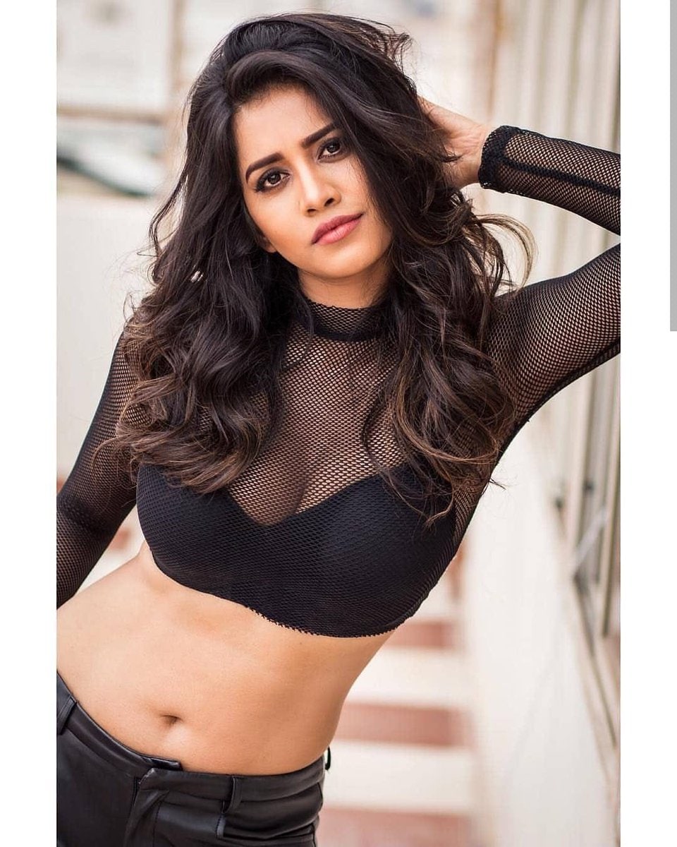 బ్యూటీఫుల్ నభా నటేష్ హాట్ ఫోటోస్ Photo: Instagram.com/nabhanatesh