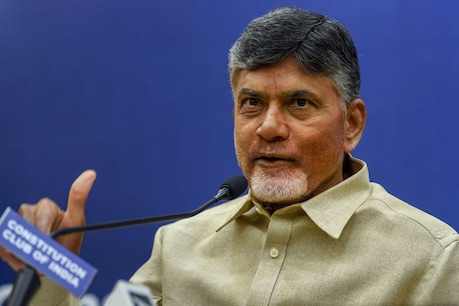 సీఎం పదవికి చంద్రబాబు రాజీనామా...ఆమోదించిన గవర్నర్ సీఎం పదవికి చంద్రబాబు రాజీనామా...ఆమోదించిన గవర్నర్